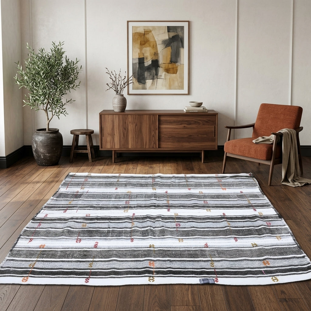 Striped pattern on the Serinter vintage kilim rug – handwoven flatweave in Anatolia, Turkey