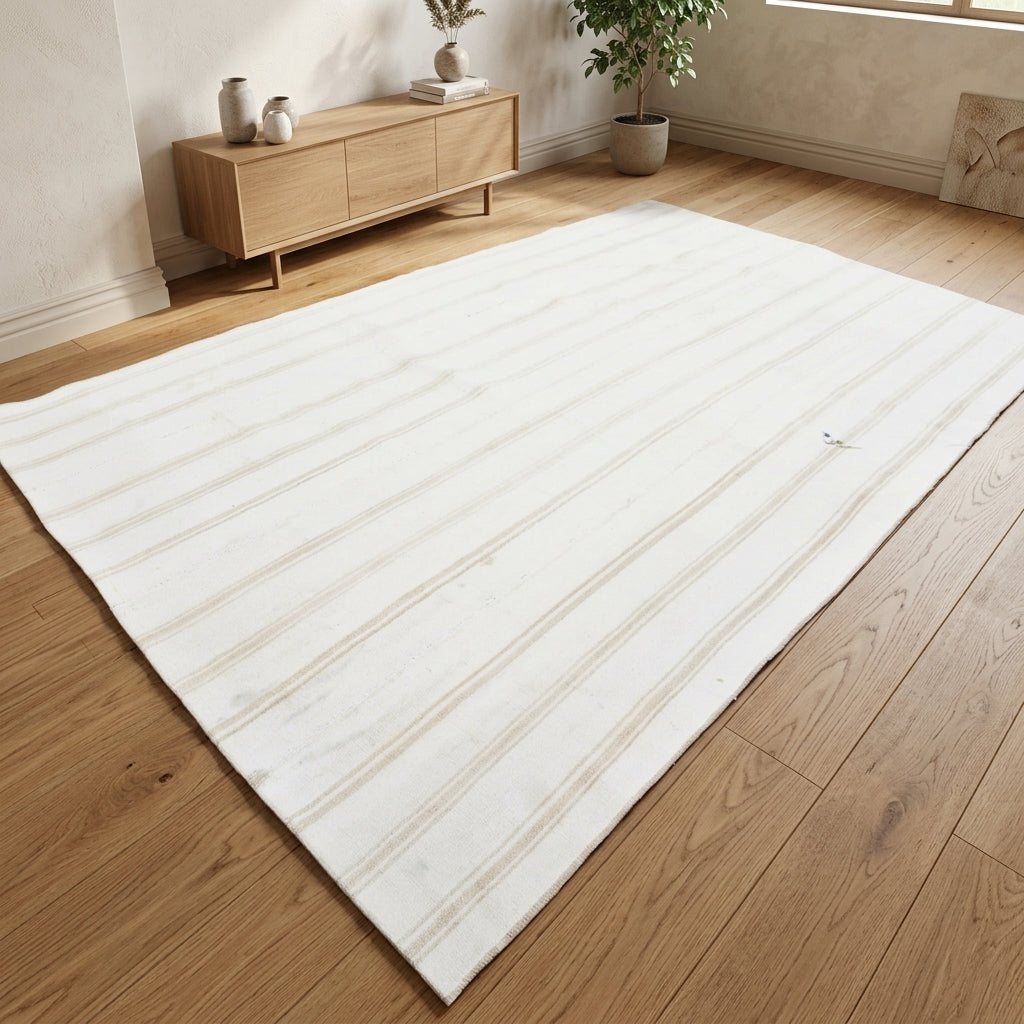 Striped pattern on the Ardictac vintage kilim rug – handwoven flatweave in Anatolia, Turkey