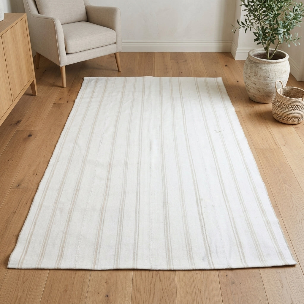 Striped pattern on the Ardictac vintage kilim rug – handwoven flatweave in Anatolia, Turkey