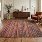 Floral pattern on the Semasel vintage kilim rug – handwoven flatweave in Anatolia, Turkey