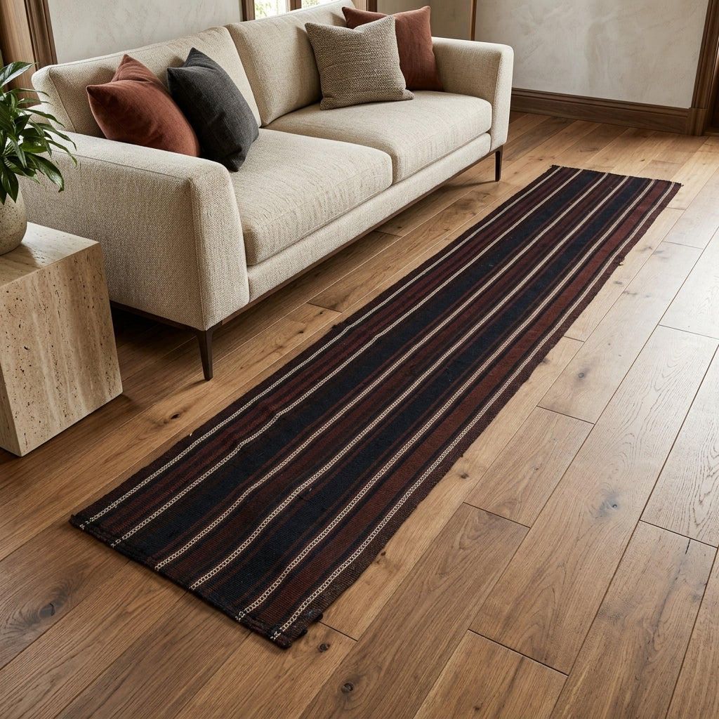 Striped pattern on the Nedimpare vintage kilim runner rug – handwoven flatweave in Anatolia, Turkey