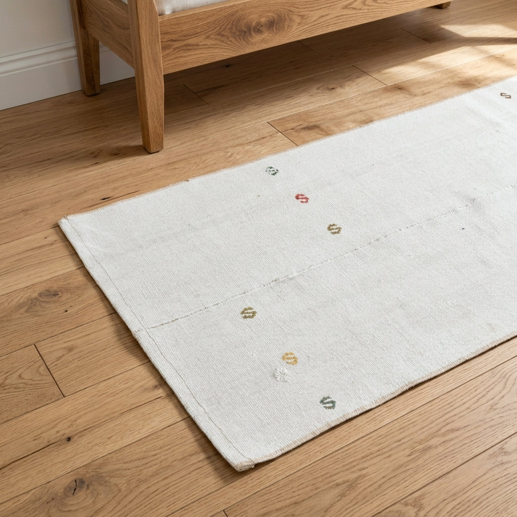 Solid pattern on the Chrysothemis vintage kilim rug mat – handwoven flatweave in Anatolia, Turkey