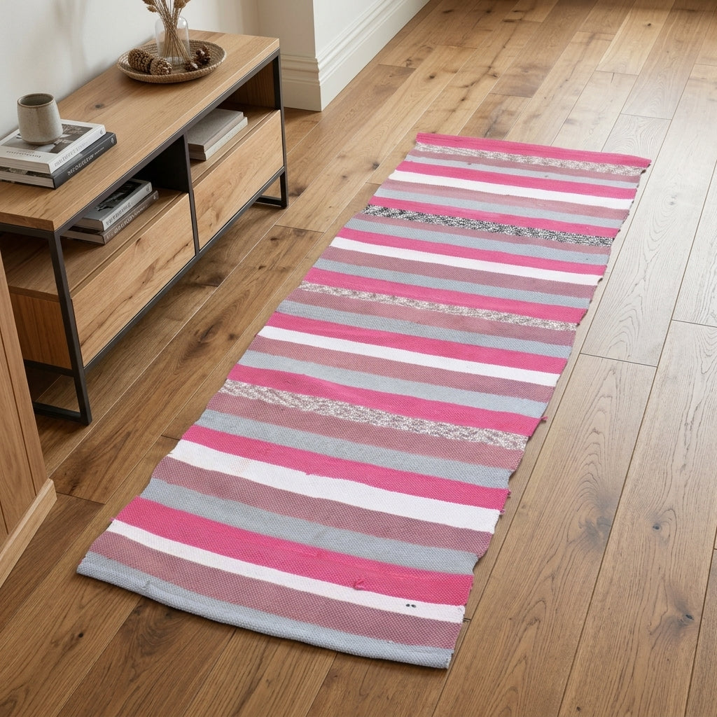 Striped pattern on the Miraynaz vintage kilim runner rug – handwoven flatweave in Anatolia, Turkey