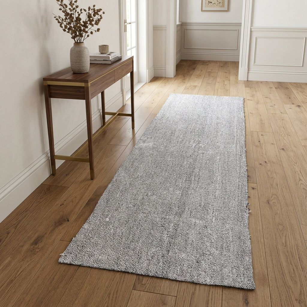 Solid pattern on the Melissophora vintage kilim runner rug – handwoven flatweave in Anatolia, Turkey