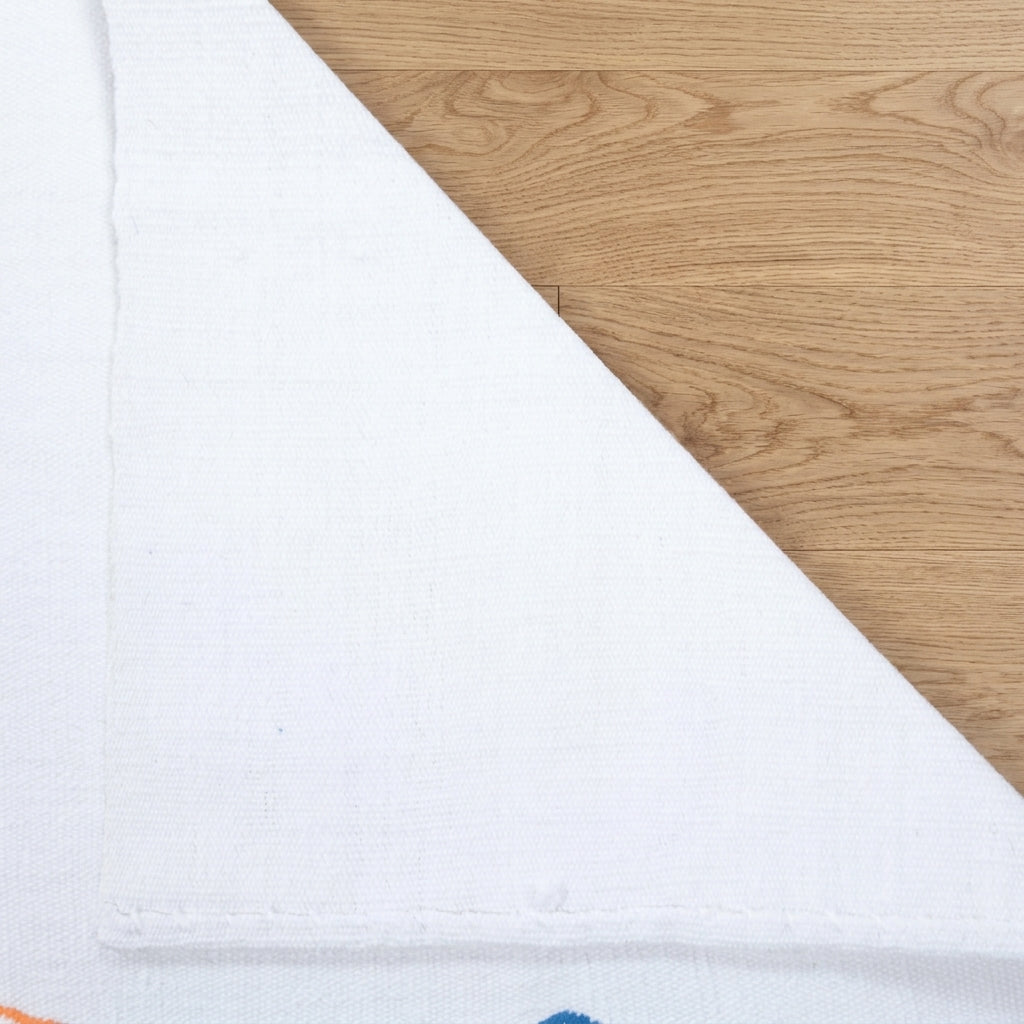 Pattern on the Melisruh vintage kilim runner rug – handwoven flatweave in Anatolia, Turkey