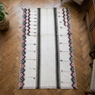 Solid pattern on the Beypazari vintage kilim rug – handwoven flatweave in Anatolia, Turkey