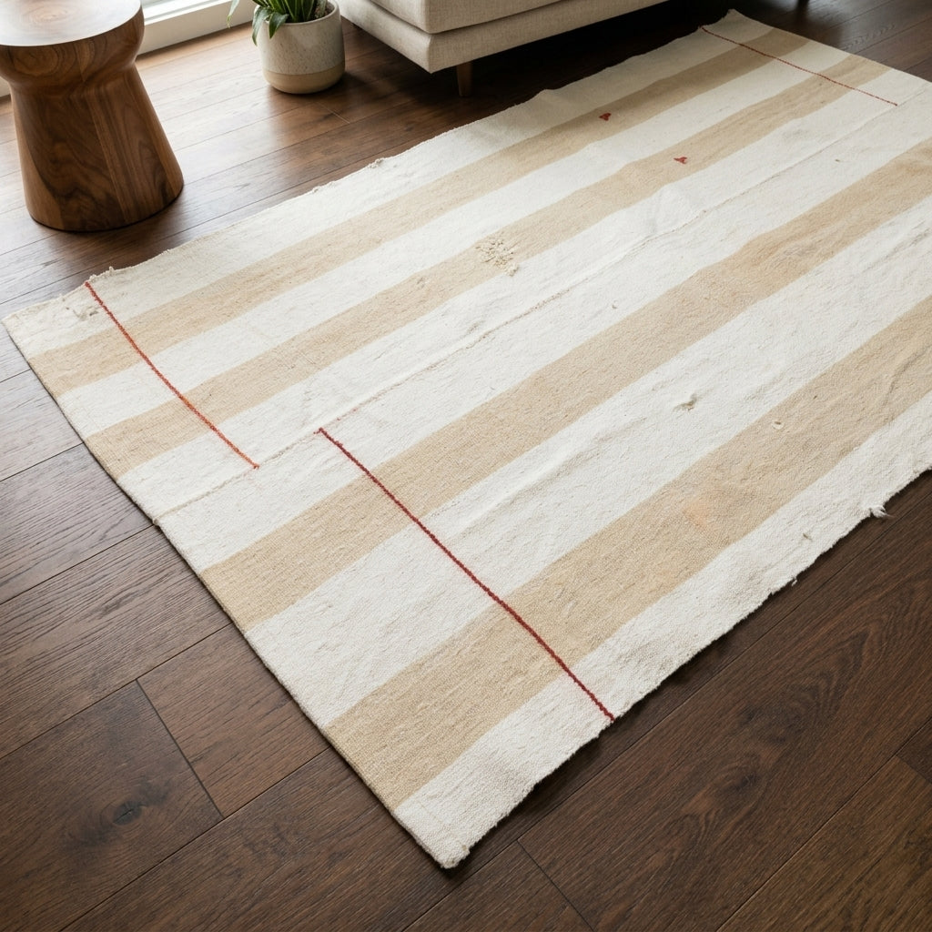 Ikat pattern on the Zakynthos vintage kilim rug – handwoven flatweave in Anatolia, Turkey