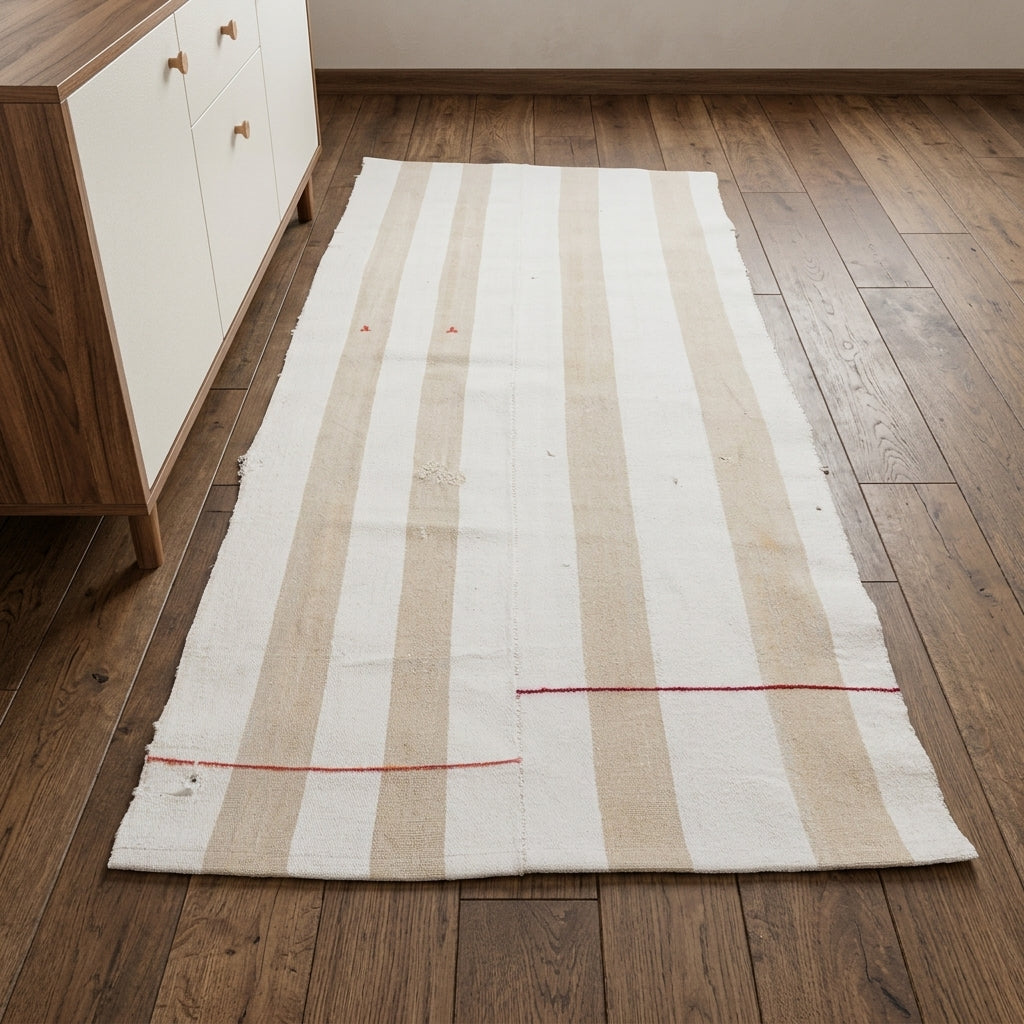 Ikat pattern on the Zakynthos vintage kilim rug – handwoven flatweave in Anatolia, Turkey