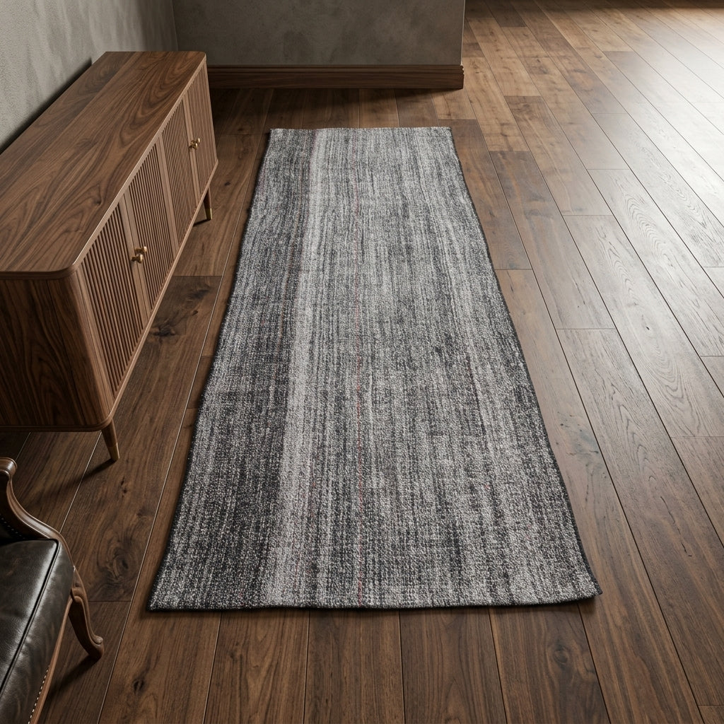 Solid pattern on the Karasunaz vintage kilim runner rug – handwoven flatweave in Anatolia, Turkey
