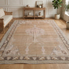 Oriental pattern on the Ruhter vintage area rug – handmade in Anatolia, Turkey