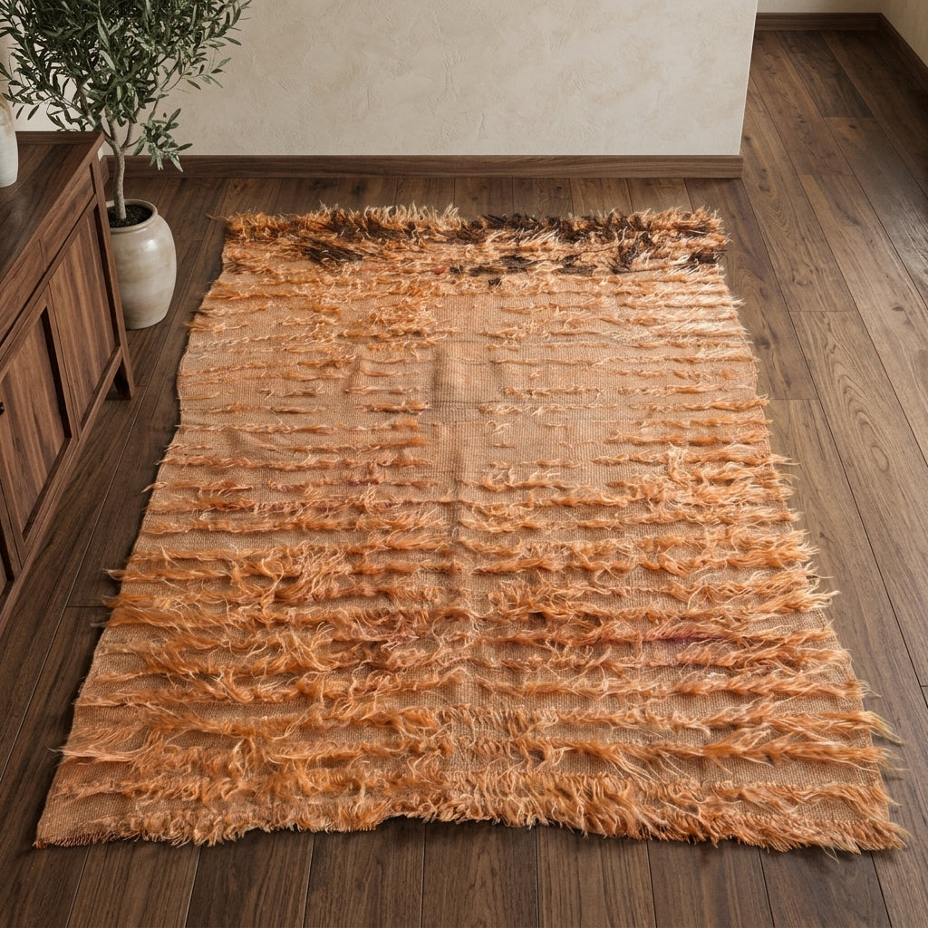 Ikat pattern on the Yasmin vintage kilim rug – handwoven flatweave in Anatolia, Turkey