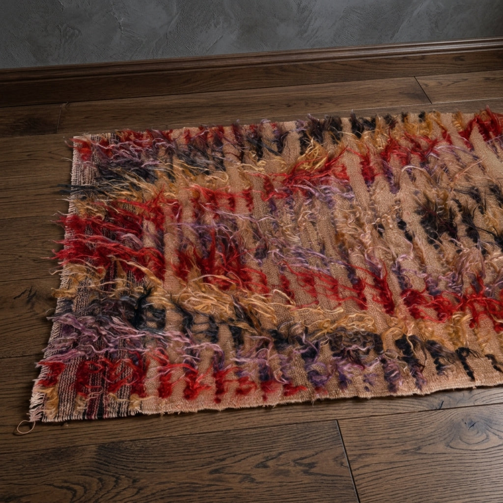 Striped pattern on the Okeanopetra vintage kilim rug – handwoven flatweave in Anatolia, Turkey