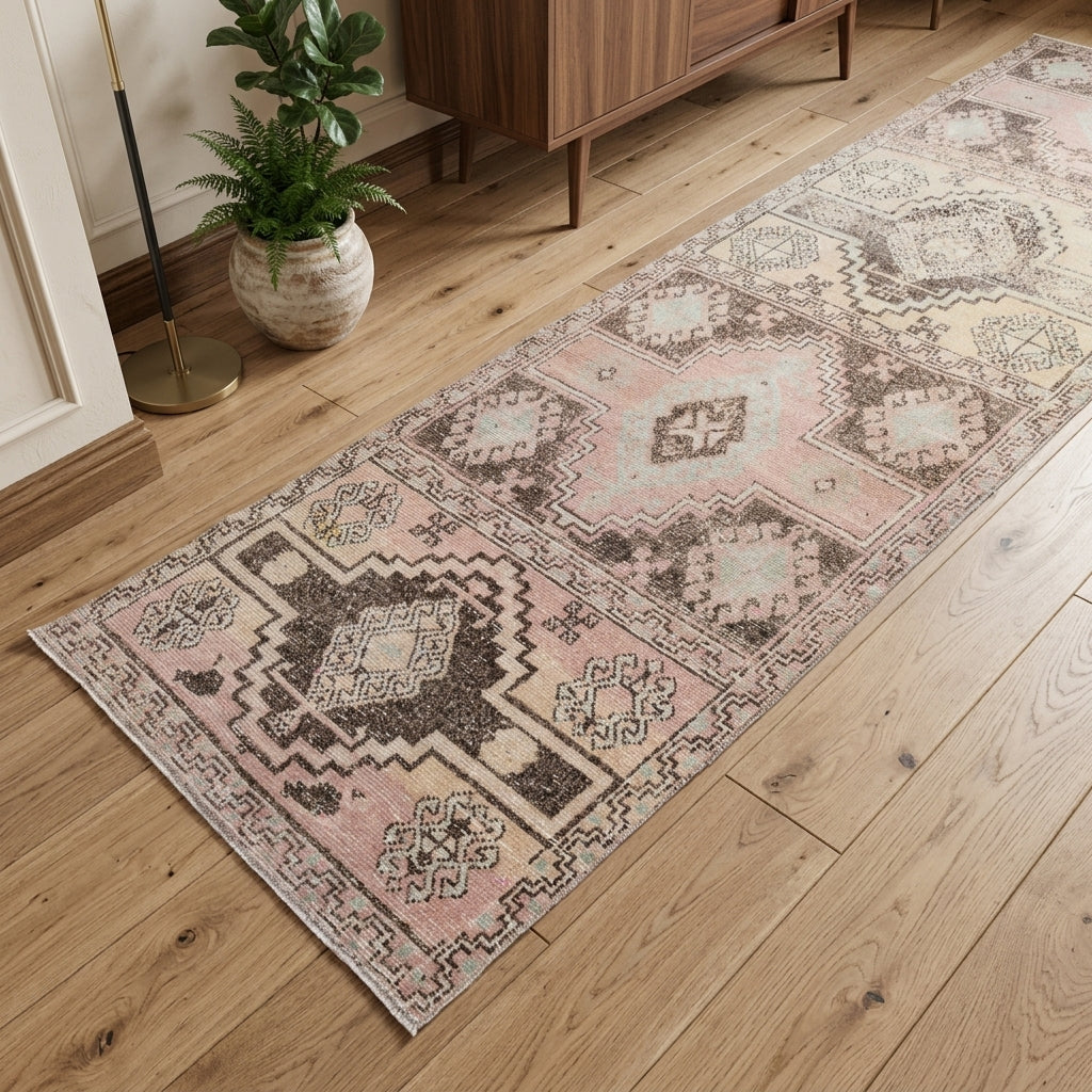 Oriental pattern on the Hemerophora antique washed vintage runner rug – handmade in Anatolia, Turkey