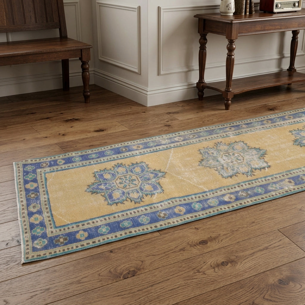 Oriental pattern on the Gozde vintage runner rug – handmade in Anatolia, Turkey