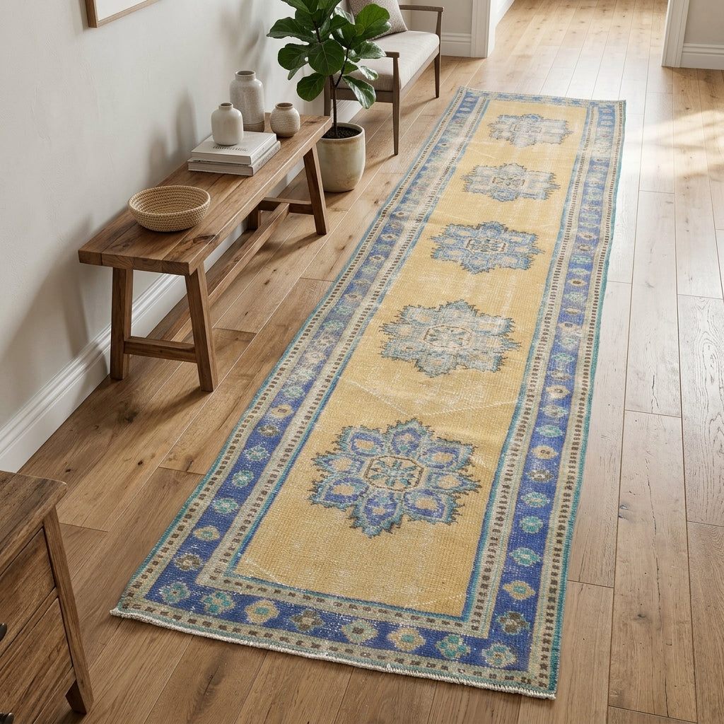 Oriental pattern on the Gozde vintage runner rug – handmade in Anatolia, Turkey