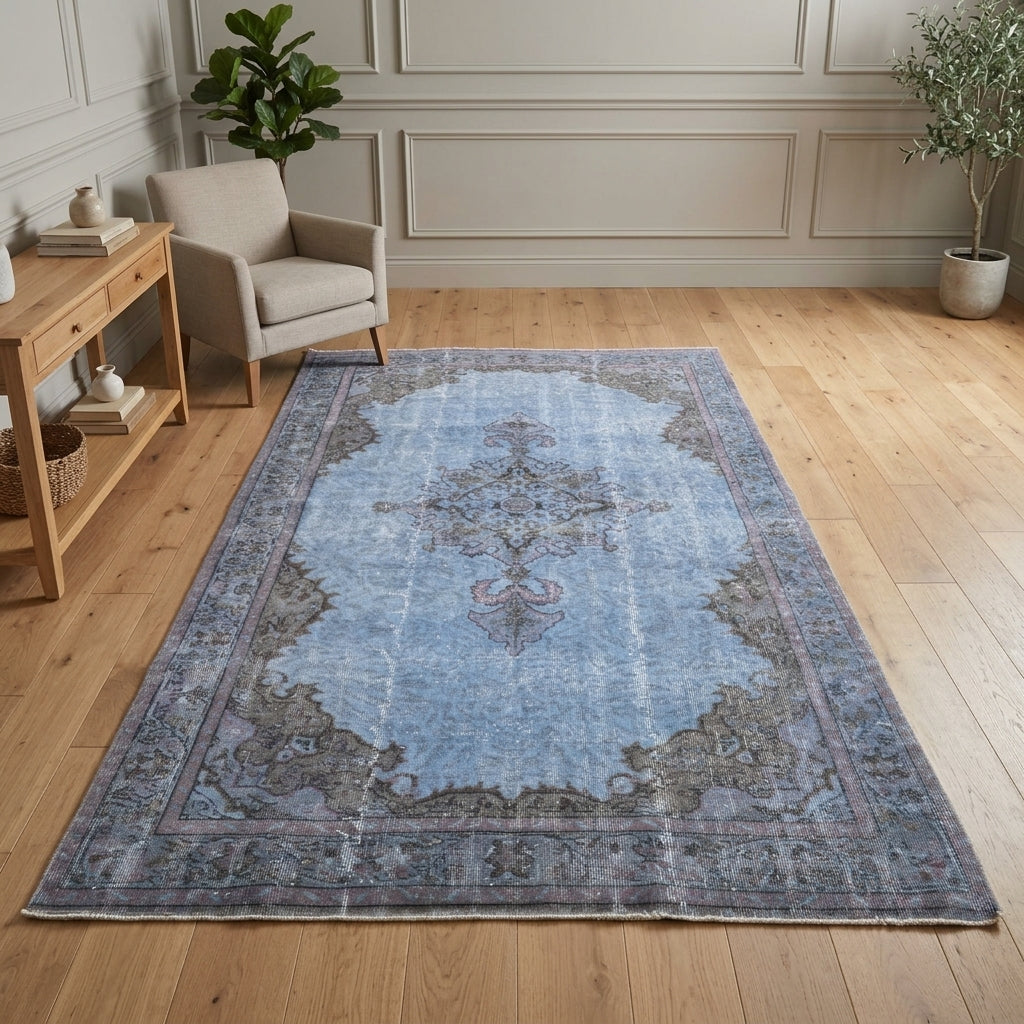 Oriental pattern on the Reyhansever vintage area rug – handmade in Anatolia, Turkey