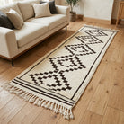 Ikat pattern on the Elifnihal vintage runner rug – handmade in Anatolia, Turkey