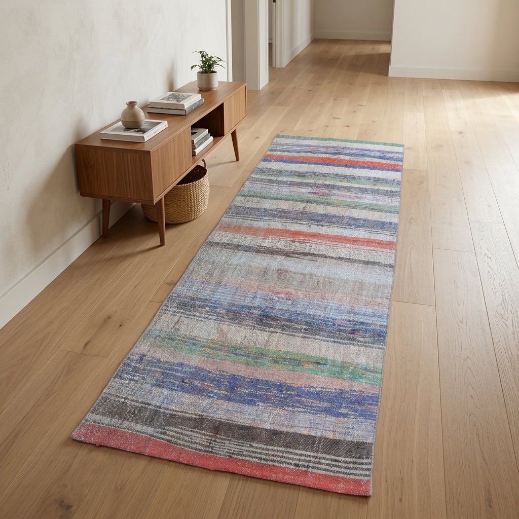 Striped pattern on the Ianthephile vintage kilim runner rug – handwoven flatweave in Anatolia, Turkey