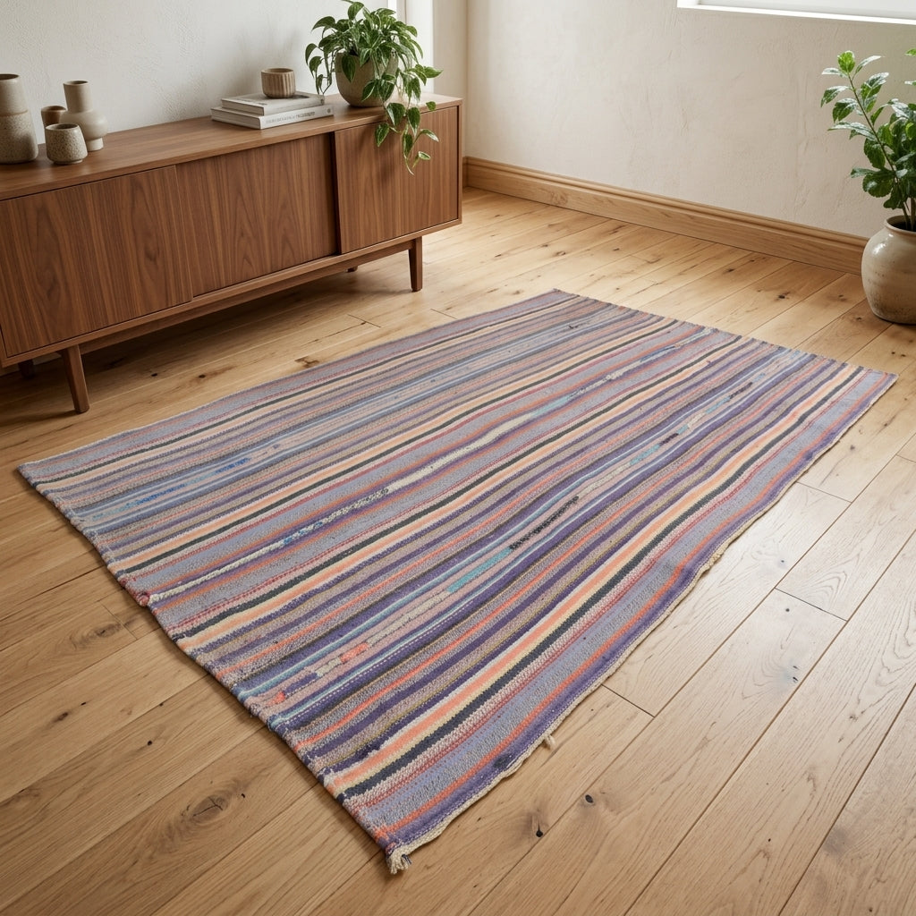 Striped pattern on the Vefakusa vintage kilim rug – handwoven flatweave in Anatolia, Turkey