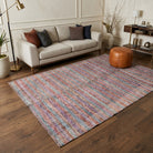 Striped pattern on the Uzumsu vintage kilim rug – handwoven flatweave in Anatolia, Turkey