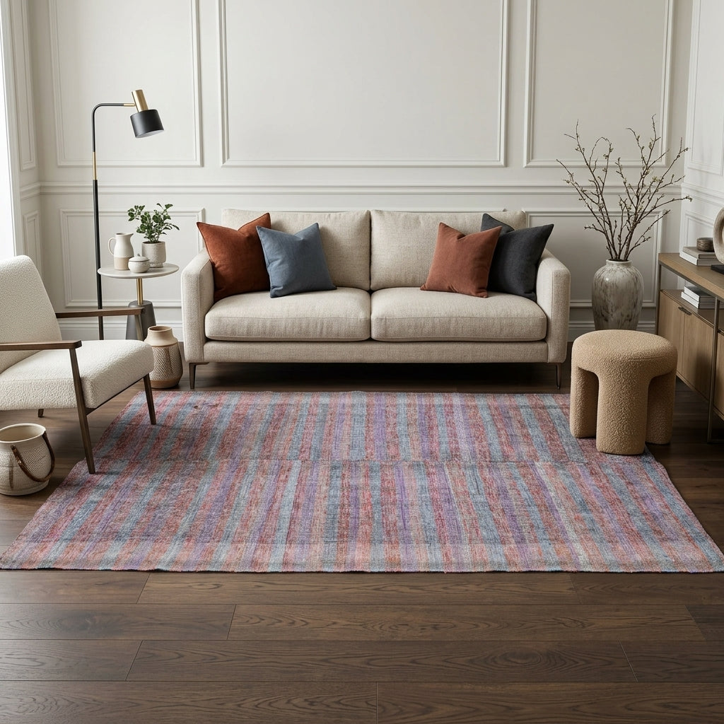 Striped pattern on the Uzumsu vintage kilim rug – handwoven flatweave in Anatolia, Turkey