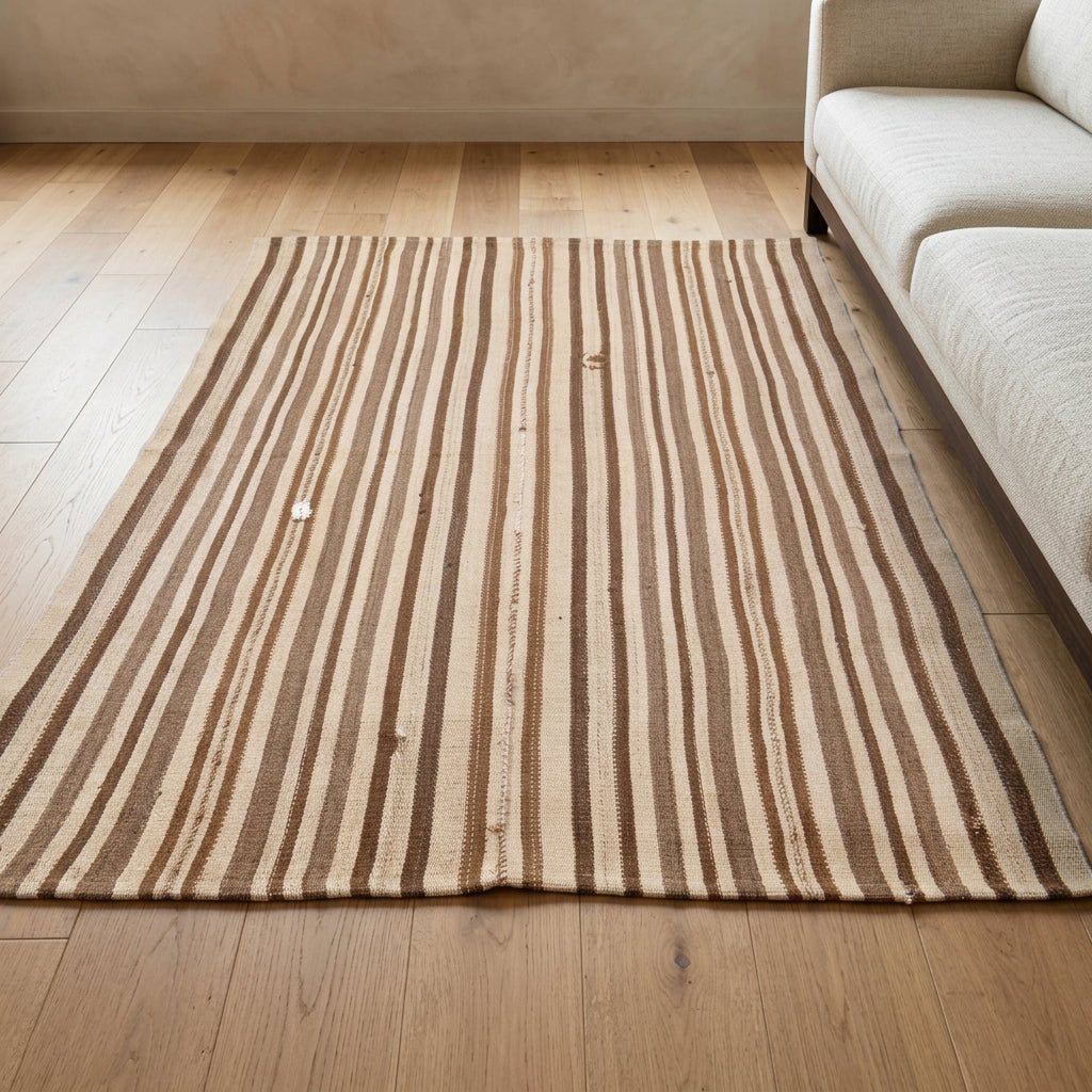 Striped pattern on the Taygete vintage kilim rug – handwoven flatweave in Anatolia, Turkey