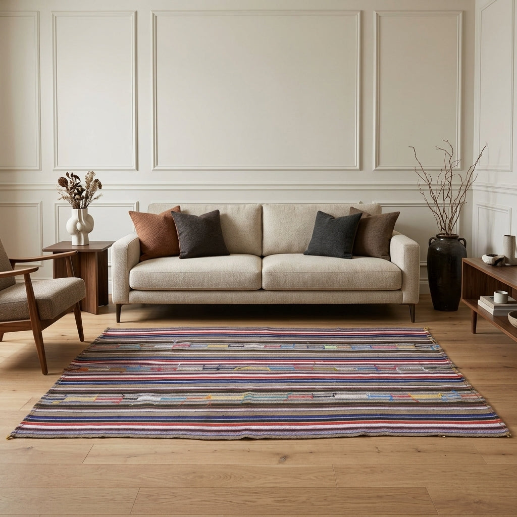Striped pattern on the Smaragdotima vintage kilim rug – handwoven flatweave in Anatolia, Turkey