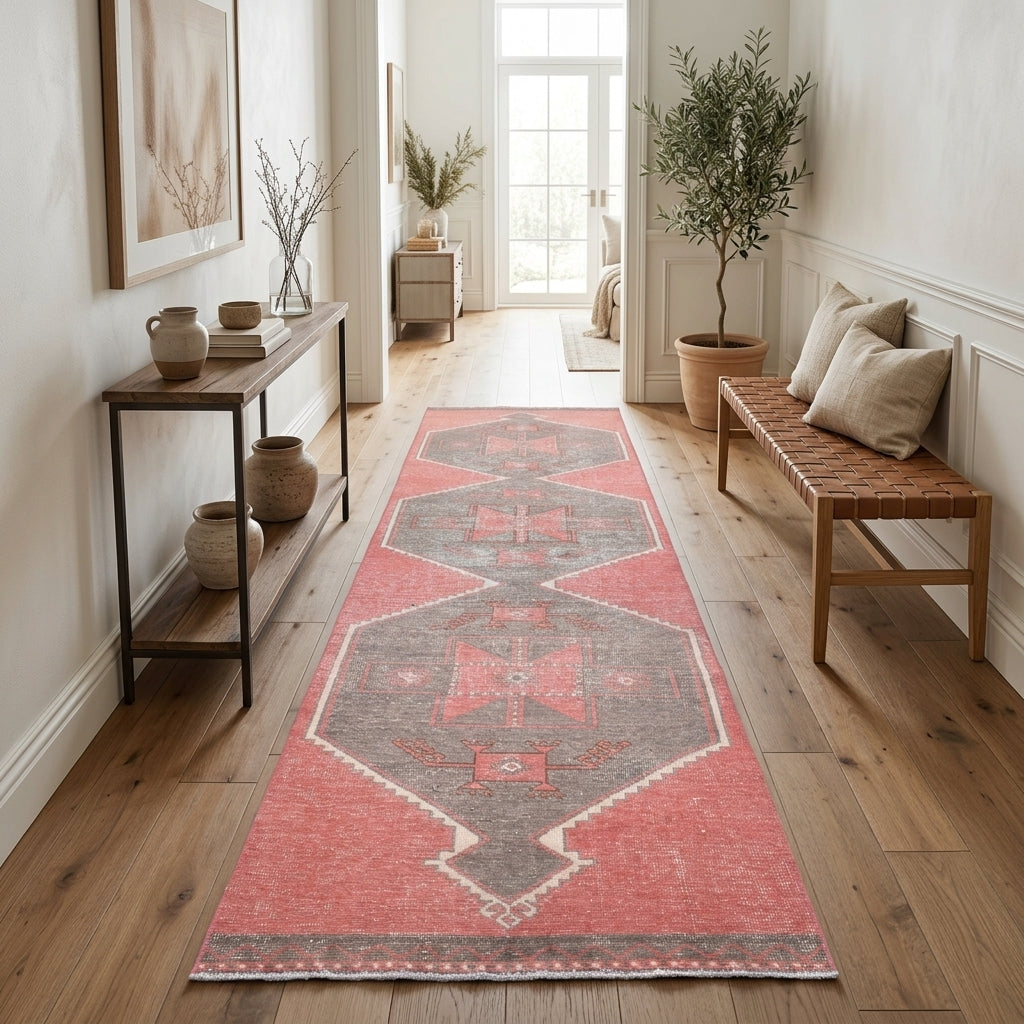 Geometric pattern on the Dodo vintage runner rug – handmade in Anatolia, Turkey