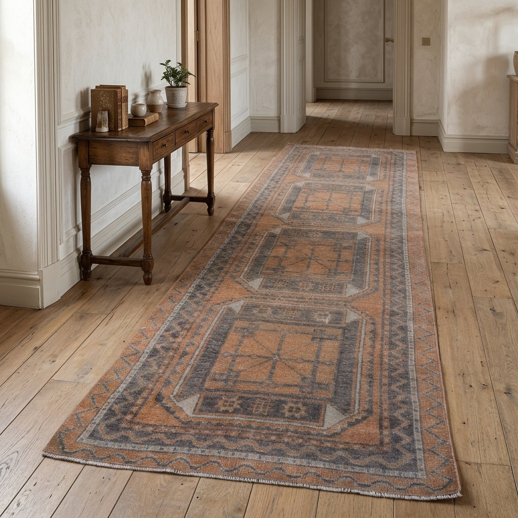 Tribal pattern on the Baharter vintage runner rug – handmade in Anatolia, Turkey