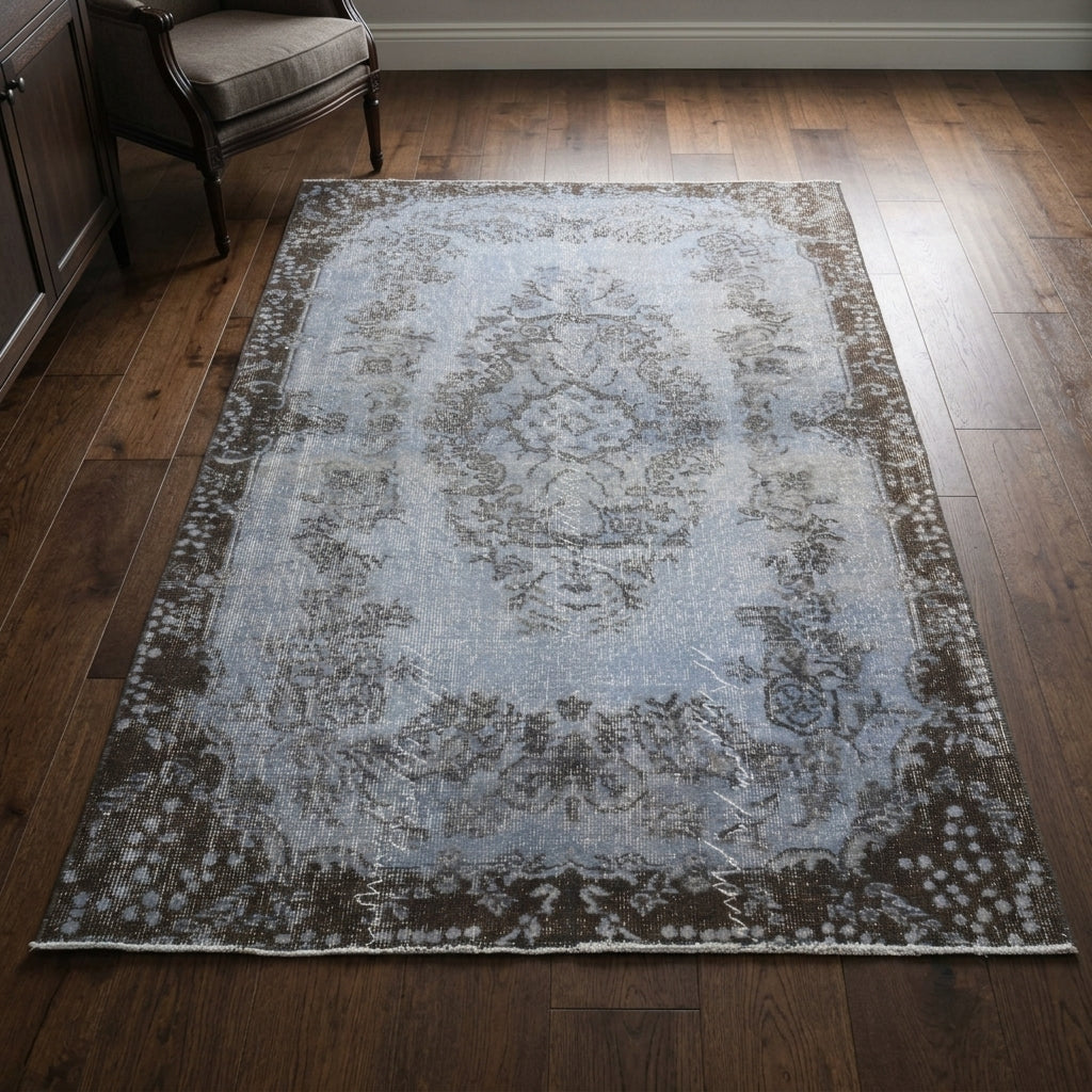 Oriental pattern on the Nesterenperi vintage area rug – handmade in Anatolia, Turkey