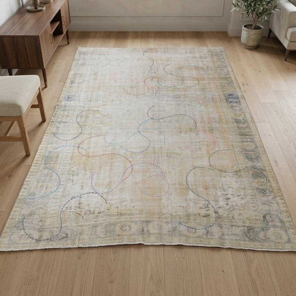 Oriental pattern on the Bademdil Designer's Choice antique washed vintage area rug – handmade in Anatolia, Turkey