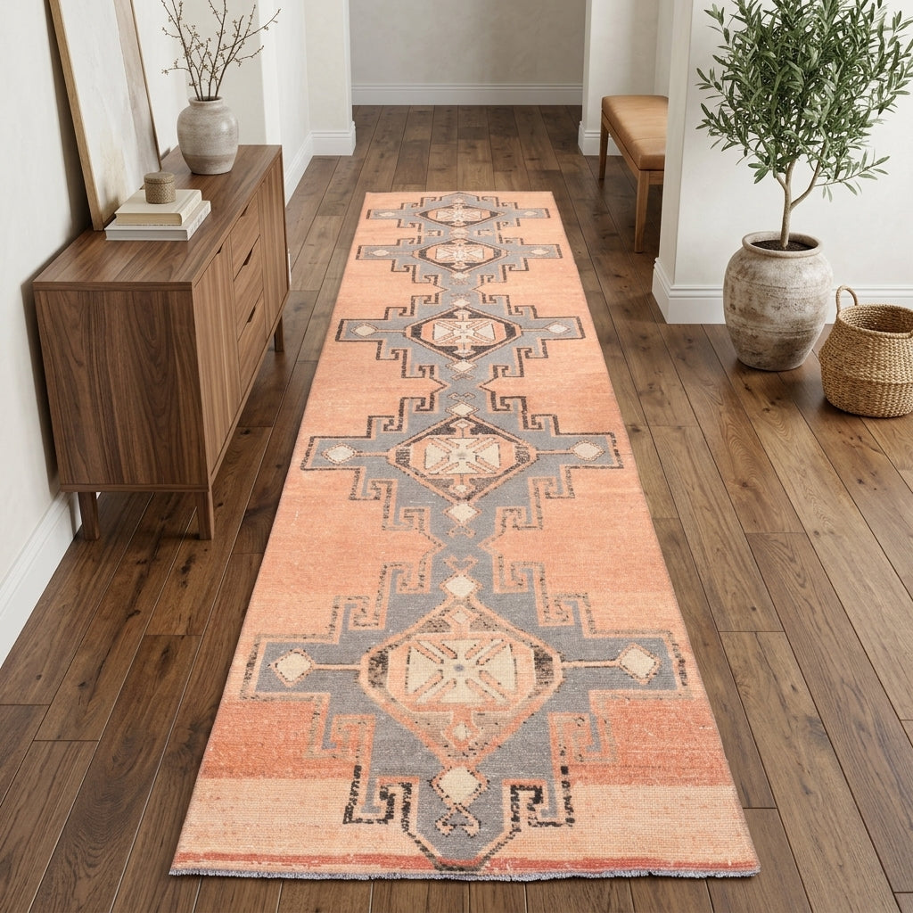 Tribal pattern on the Naiameda vintage runner rug – handmade in Anatolia, Turkey
