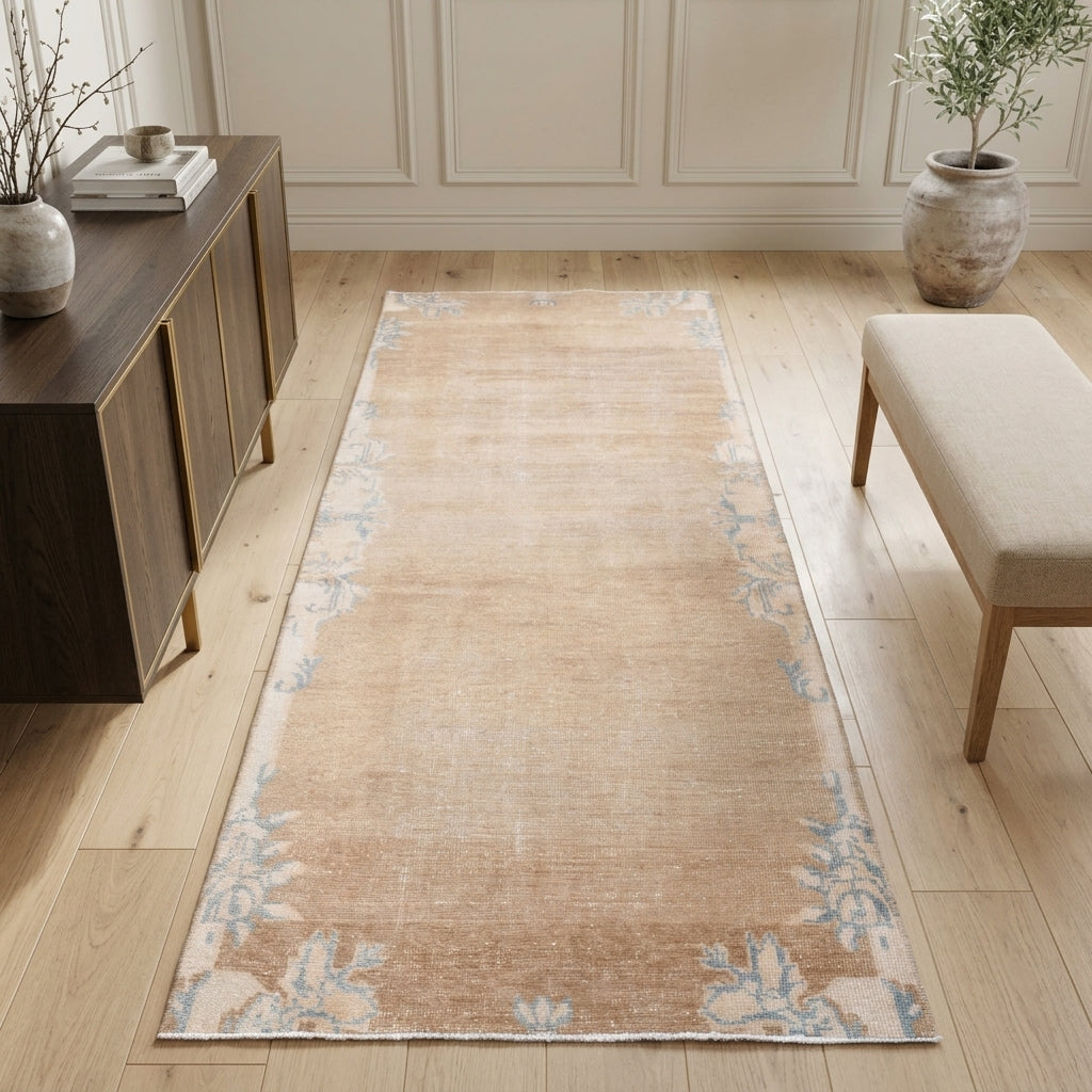 Floral pattern on the Myrtotima vintage runner rug – handmade in Anatolia, Turkey