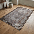 Oriental pattern on the Baharpare vintage area rug – handmade in Anatolia, Turkey