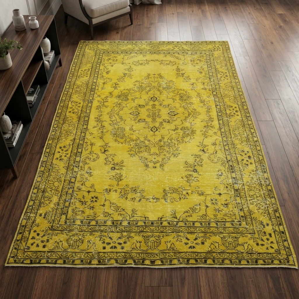 Oriental pattern on the Nildil overdyed vintage area rug – handmade in Anatolia, Turkey