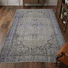 Oriental pattern on the Nevruznur vintage area rug – handmade in Anatolia, Turkey