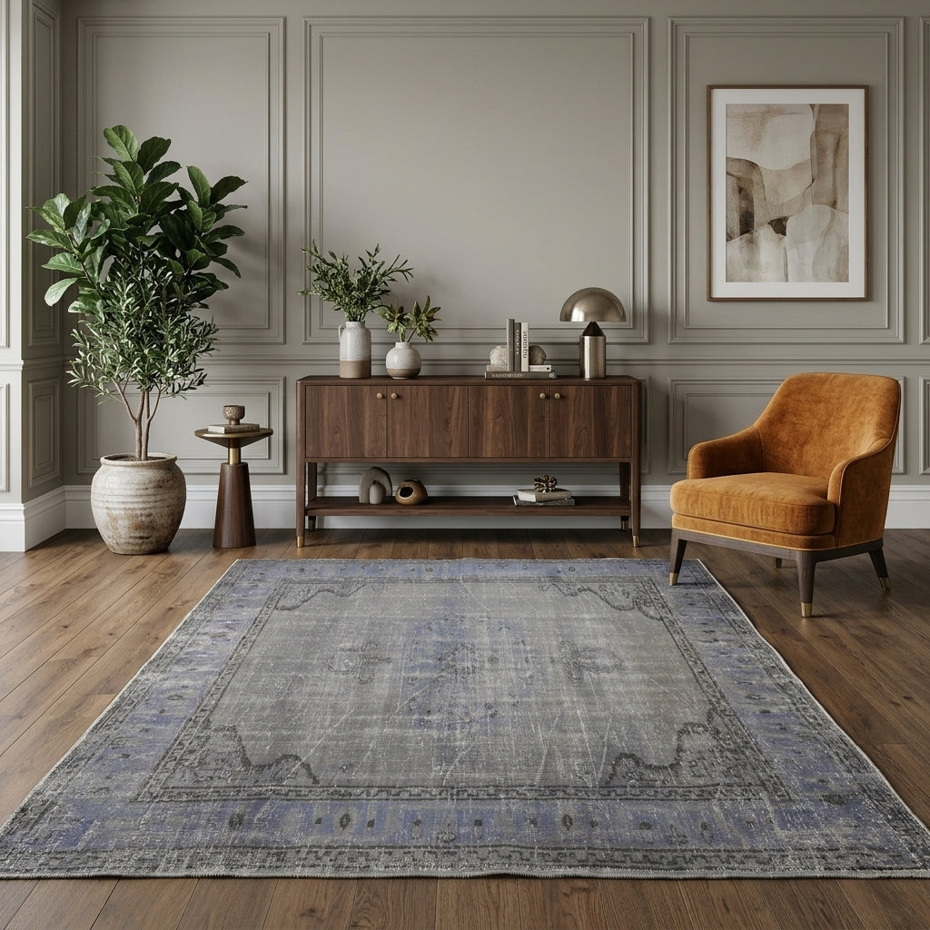 Oriental pattern on the Nevruznur vintage area rug – handmade in Anatolia, Turkey