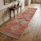 Tribal pattern on the Melisisik vintage runner rug – handmade in Anatolia, Turkey