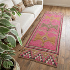 Tribal pattern on the Leucozoe vintage runner rug – handmade in Anatolia, Turkey