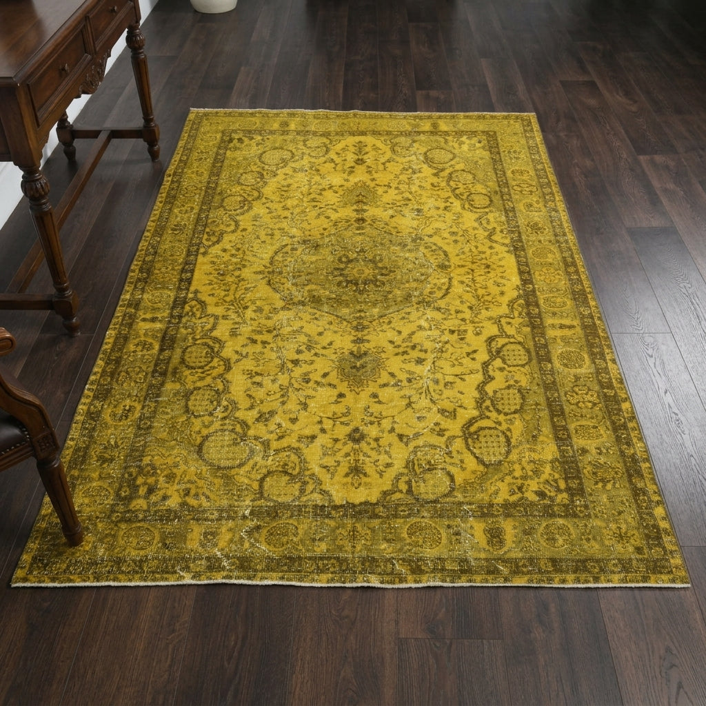 Oriental pattern on the Phaenozoe overdyed vintage area rug – handmade in Anatolia, Turkey