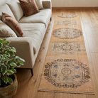 Oriental pattern on the Hippophyllis vintage runner rug – handmade in Anatolia, Turkey