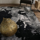 Solid pattern on the Pinarlale distressed vintage runner rug – handmade in Anatolia, Turkey