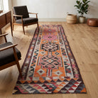 Oriental pattern on the Erythrai Aspendos vintage kilim runner rug – handwoven flatweave in Anatolia, Turkey