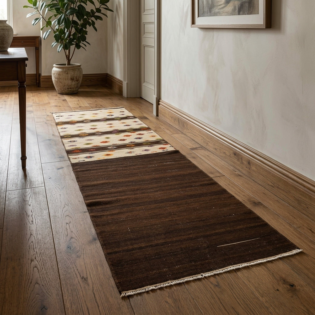 Ikat pattern on the Sebefruz vintage kilim runner rug – handwoven flatweave in Anatolia, Turkey