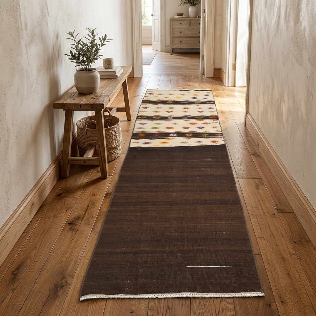 Ikat pattern on the Sebefruz vintage kilim runner rug – handwoven flatweave in Anatolia, Turkey