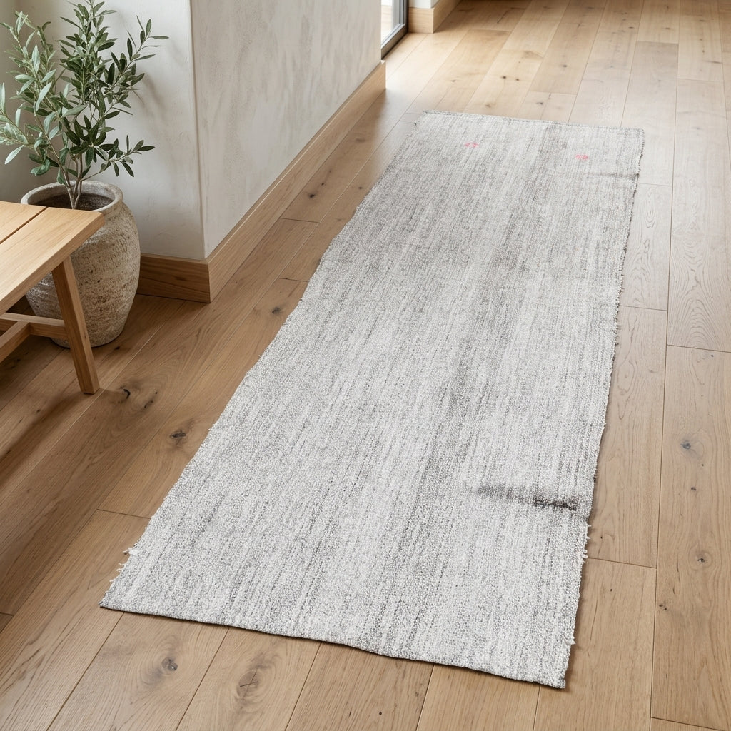 Ikat pattern on the Servsev vintage kilim rug – handwoven flatweave in Anatolia, Turkey
