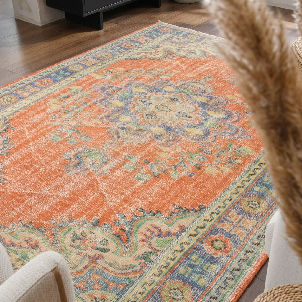 Oriental pattern on the Melitaura vintage area rug – handmade in Anatolia, Turkey