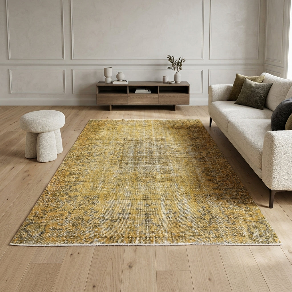 Oriental pattern on the Eirenegena vintage area rug – handmade in Anatolia, Turkey