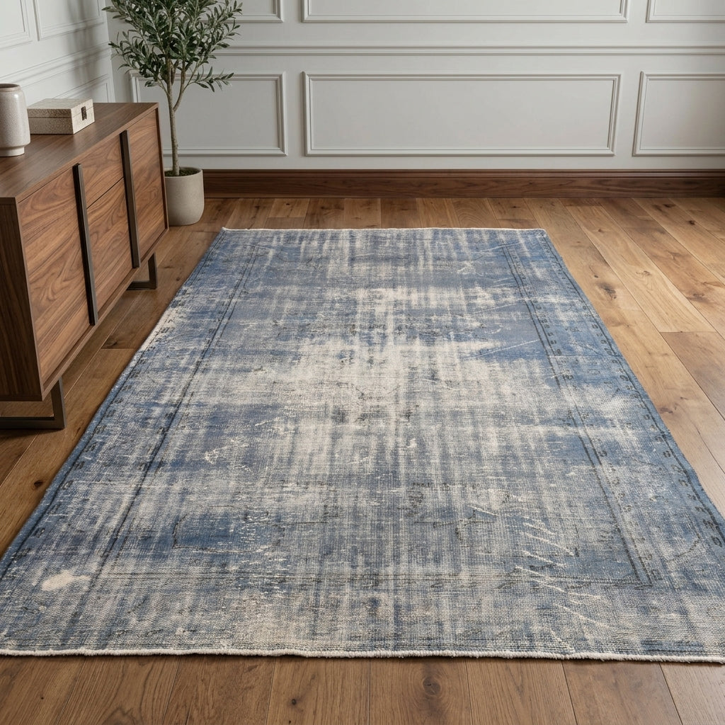 Solid pattern on the Mercan distressed vintage area rug – handmade in Anatolia, Turkey