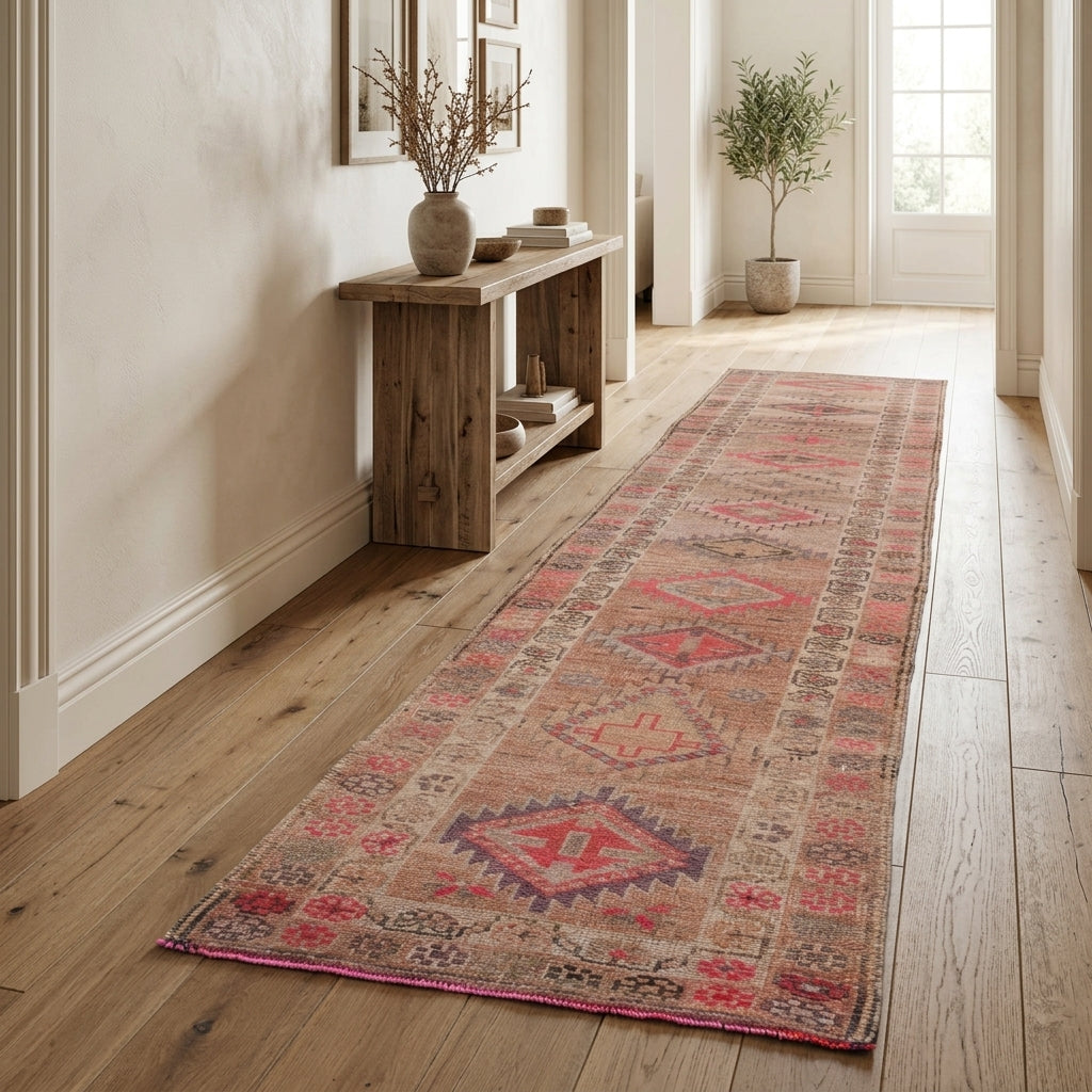 Tribal pattern on the Anthomeda vintage runner rug – handmade in Anatolia, Turkey
